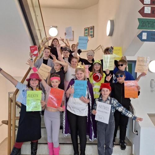 Schüler:Innen die beim Theater mitgewirkt haben