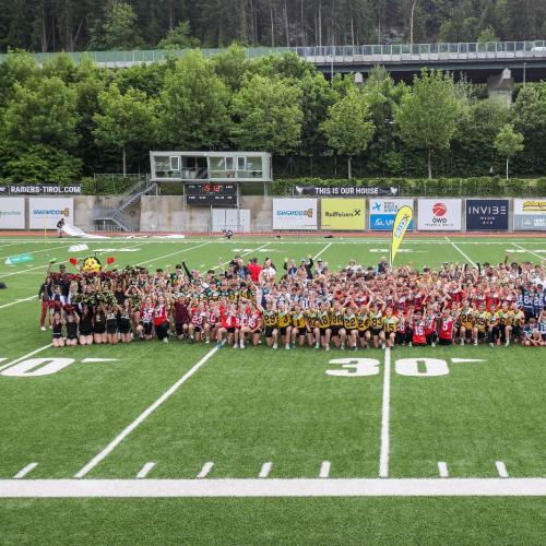 Gruppenfoto aller Teilnehmenden Spieler:Innen