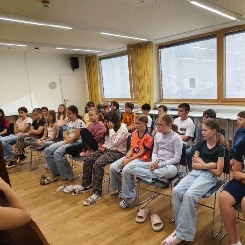 Besuch der Volksmusikgruppe "Die Vielsaitigen" im Rahmen des Kulturservice Tirol