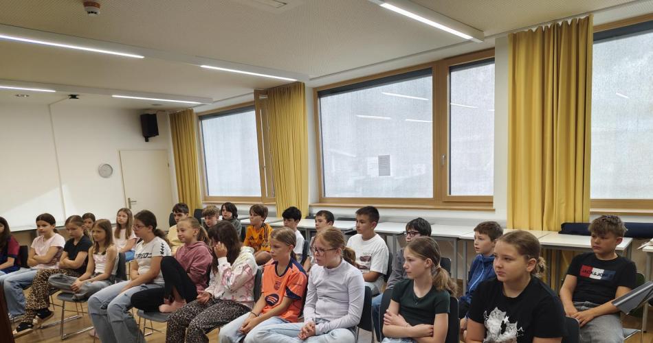 Besuch der Volksmusikgruppe "Die Vielsaitigen" im Rahmen des Kulturservice Tirol